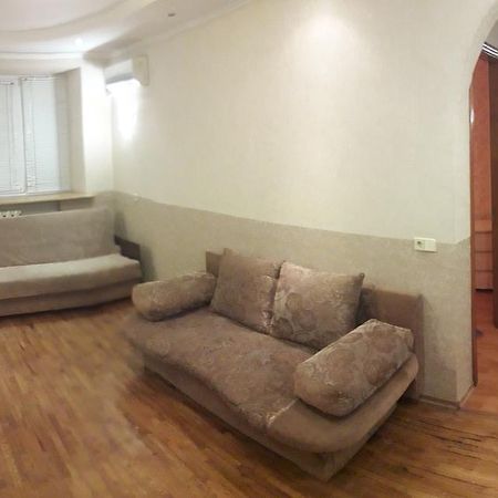 Appartment Near M. 23 Serpnya Charkiw Exterior foto