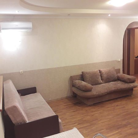 Appartment Near M. 23 Serpnya Charkiw Exterior foto