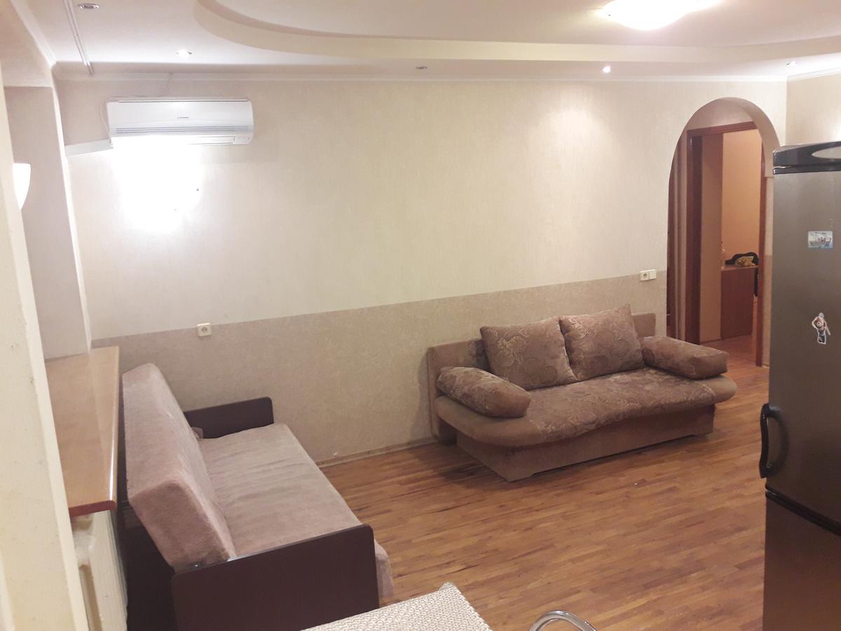 Appartment Near M. 23 Serpnya Charkiw Exterior foto